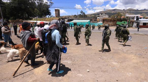 Bestselling author and wife of Weezer bassist avoids jail after shooting at LAPD officers